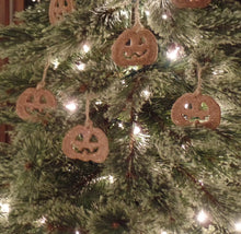 Load image into Gallery viewer, Primitive Rustic Farmhouse Cinnamon Sparkle Jack o Lantern~Salt Dough Ornaments~Tree Hangers~