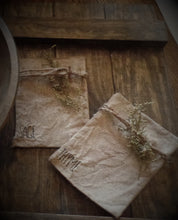 Load image into Gallery viewer, Primitive Herb Seed Packs~Aged~Farmhouse~Bowl Fillers~Sweet Annie~Jute~Set of 5~Prairie Cloth~Garden Seeds Pouches~Rustic Decor
