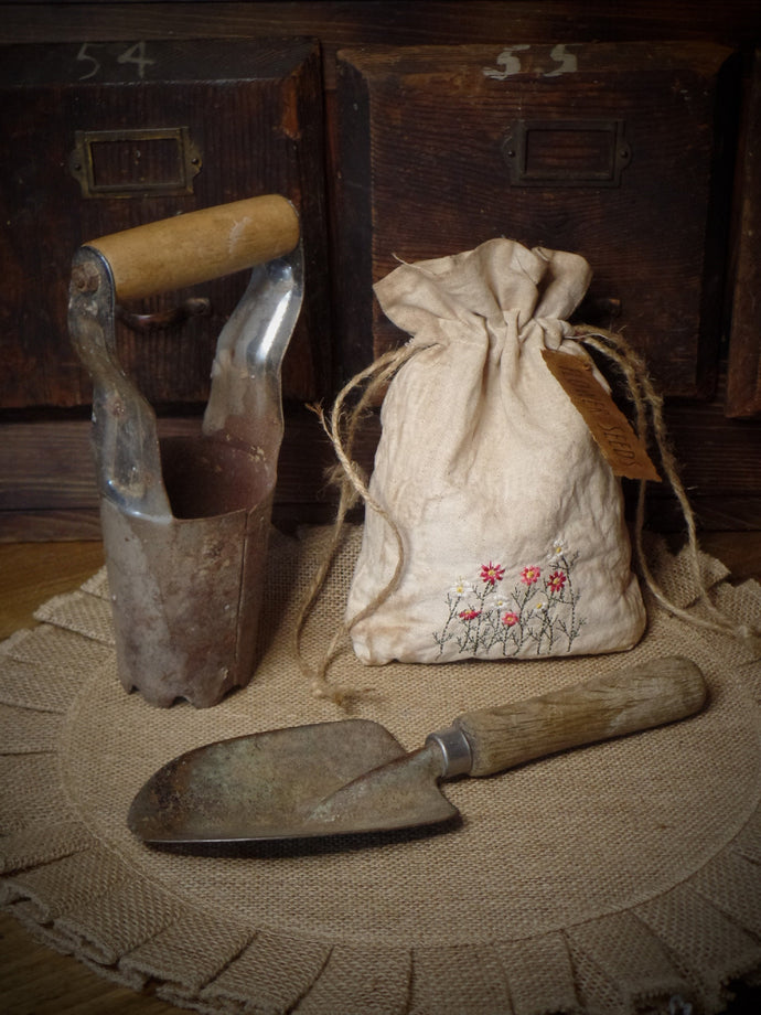 Primitive Rustic Farmhouse Spring Flower Seed Pouch~Stitched Daisies~Stained & Tattered~Adorable Rustic Farmhouse Spring Shelf Sitter